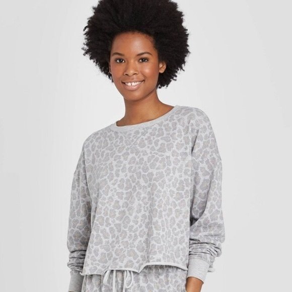 Colsie Leopard Cheetah Print Grey Cropped Oversized Loungewear Sweatshirt Large - Picture 2 of 11